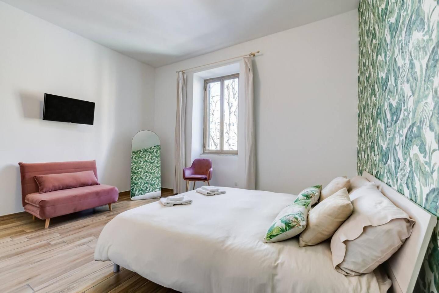 Bright And Spacious 2Bdr Apartment Рим Екстер'єр фото