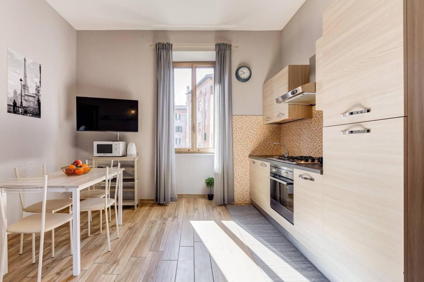 Bright And Spacious 2Bdr Apartment Рим Екстер'єр фото